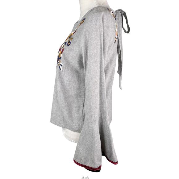 THML Riverside Top Small Gray Embroidered Floral Bell Sleeves Tie New - Picture 5 of 11